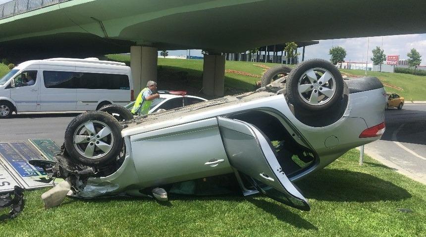 Baba Ve 2 &Ccedil;ocuğu Takla Atan Ara&ccedil;tan Burnu Bile Kanamadan &Ccedil;ıktı