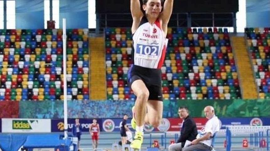 Batuhan &Ccedil;akır, T&uuml;rkiye&rsquo;ye Altın Madalya Kazandırdı