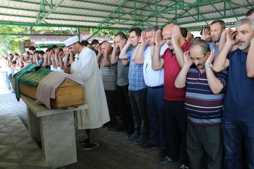 Ka&ccedil;ak Madendeki G&ouml;&ccedil;&uuml;kte &Ouml;len İş&ccedil;iler Son Yolculuğa Uğurlandı