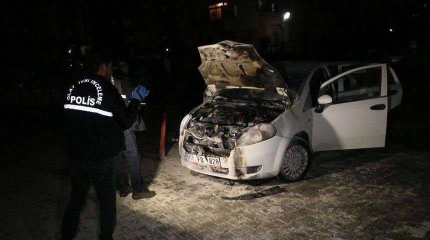 Y&uuml;z&uuml; Maskeli Bir Kişi Benzin D&ouml;kerek Aracı Ateş Verdi