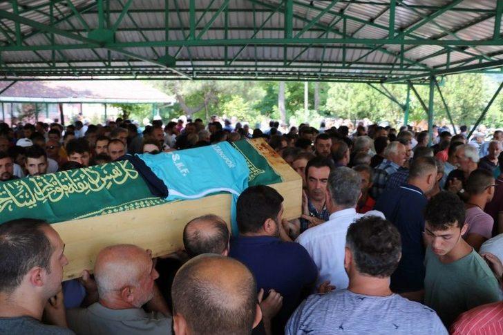 Kaçak Madendeki Göçükte Ölen İşçiler Son Yolculuğa Uğurlandı G3