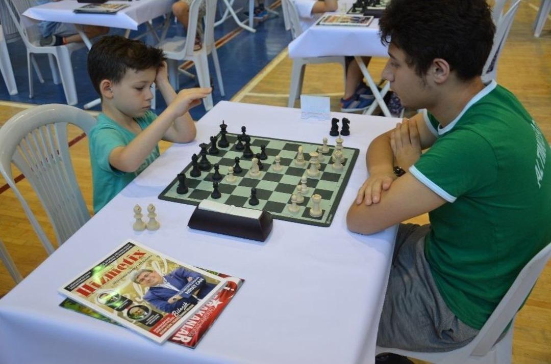 Bilecik Gen&ccedil; Satran&ccedil;ıları Ağırladı