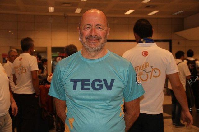 &Ccedil;ocuklar İ&ccedil;in 800 Kilometre Pedal &Ccedil;evirdiler 1