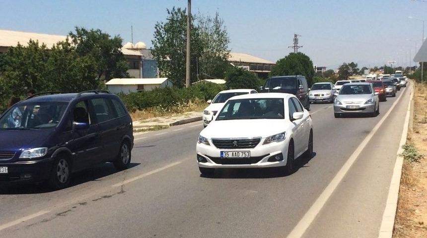 İzmir&rsquo;de Herkes Akın Akın O İl&ccedil;elere Gidiyor