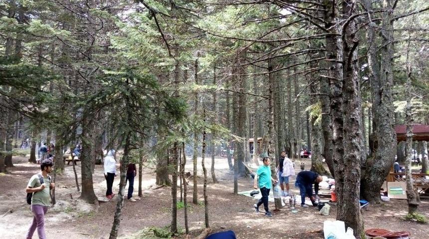 Sıcaktan Bunalan Vatandaşlar Uludağ&rsquo;a Akın Etti