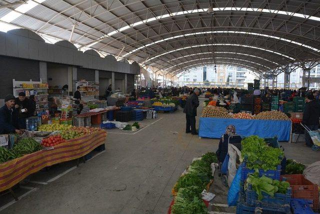 Efeler Belediyesinin Pazarcı Esnafına Çorba İkramı Memnuniyetle Karşılanıyor