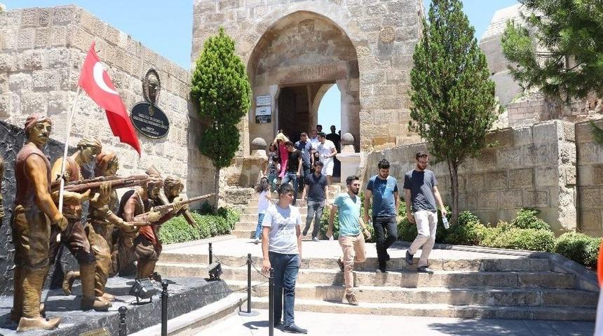 Tarihi Gaziantep Kalesi&rsquo;ne Yoğun İlgi