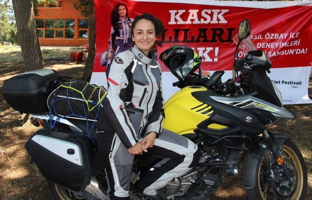 Motosikletiyle 3 Kıtada 20 &Uuml;lke Gezen Asil &Ouml;zbay, Yol Deneyimlerini S&uuml;r&uuml;c&uuml;lere Anlattı