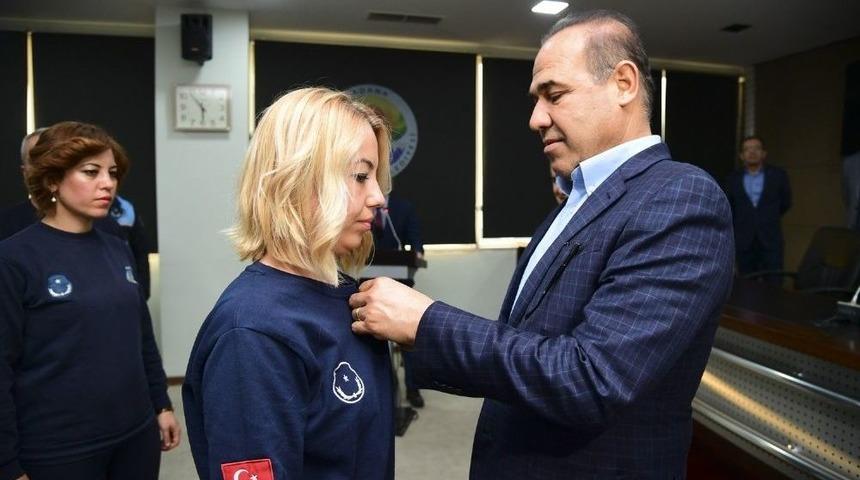 G&ouml;revde Y&uuml;kselen 41 Zabıtanın Rozetini Başkan S&ouml;zl&uuml; Taktı