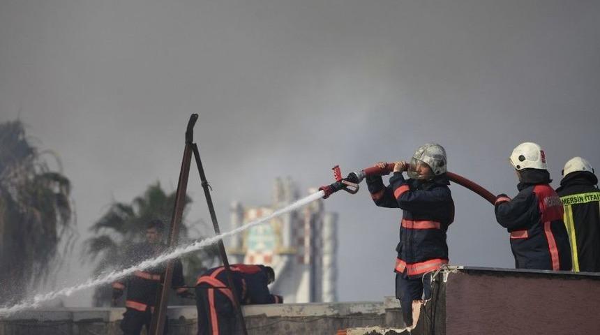 Mersin&rsquo;de İtfaiyesi 6 Ayda 2 Bin 442 Yangına M&uuml;dahale Etti