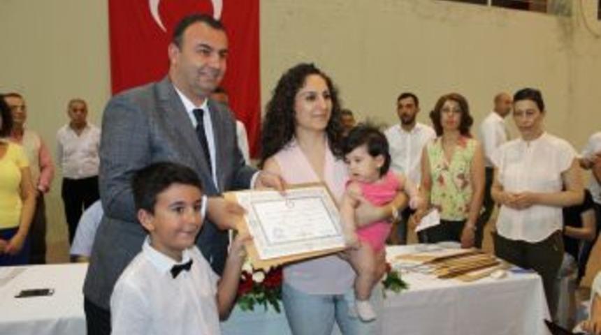 Milletvekili Yemin Ederken Kardeşinin &Ouml;l&uuml;m Haberini Aldı