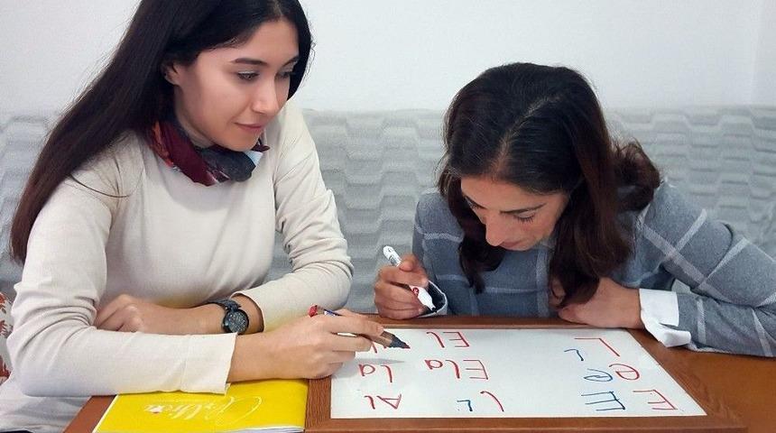 Görme Engelli Annenin Tek Hedefi Diplomasını Gururla Göstermek