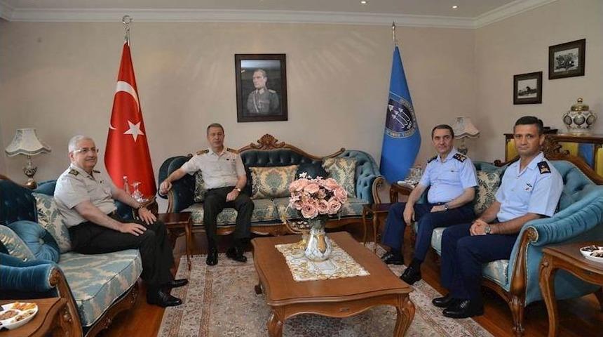 Genelkurmay Başkanı Akar, İncirlik 10’uncu Tanker Üs Komutanlığında Denetimlerde Bulundu