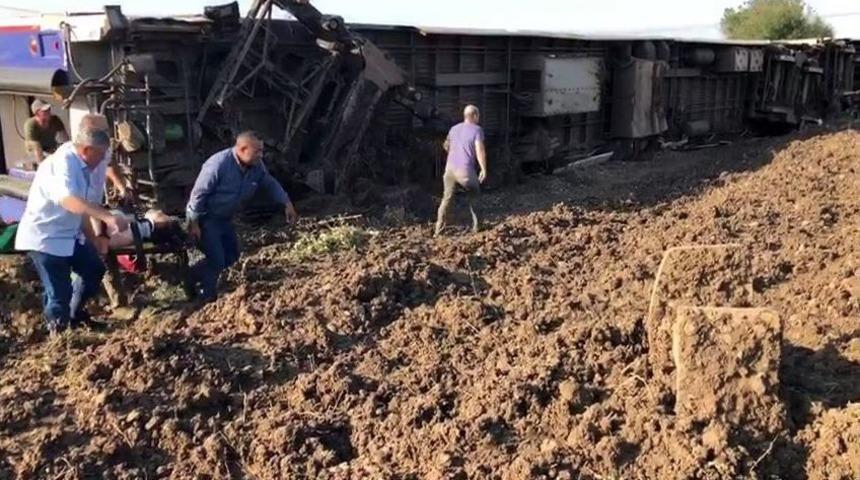 Tekirdağ&rsquo;da Yolcu Treni Devrildi: Yaralılar Var