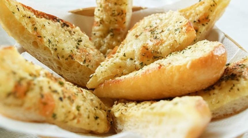 Sarımsaklı Kıtır Ekmek