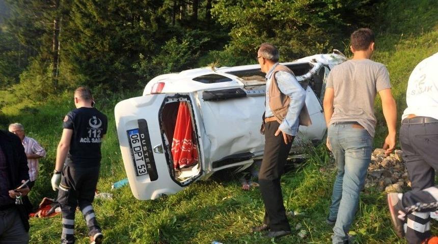 Trabzon’da Otomobil Şarampole Yuvarlandı: 1 Ölü, 3 Yaralı