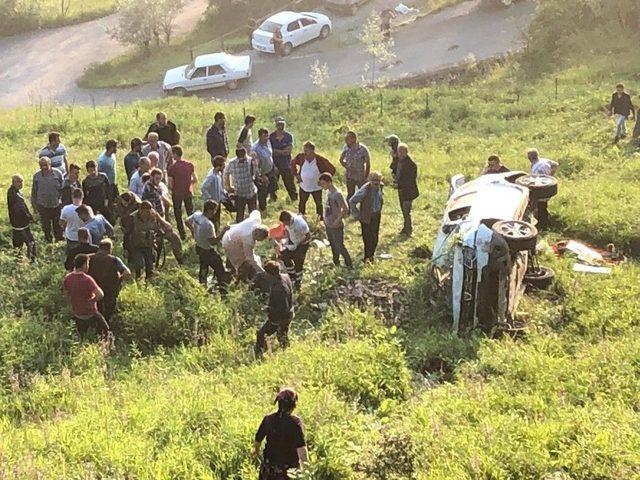 Trabzon’da Otomobil Şarampole Yuvarlandı: 1 Ölü, 3 Yaralı