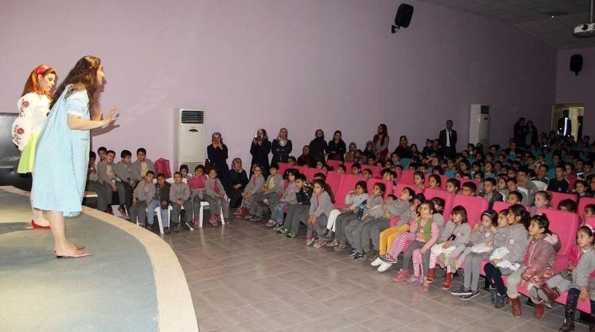Tunceli&rsquo;de &Ccedil;ocuklar Tiyatro İle Buluştu