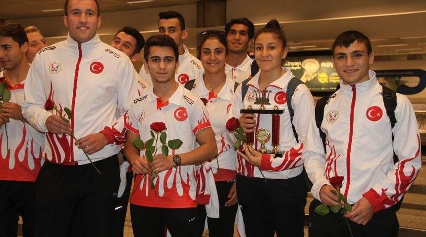 Muaythai Milli Takımı&rsquo;ndan Avrupa&rsquo;da B&uuml;y&uuml;k Başarı