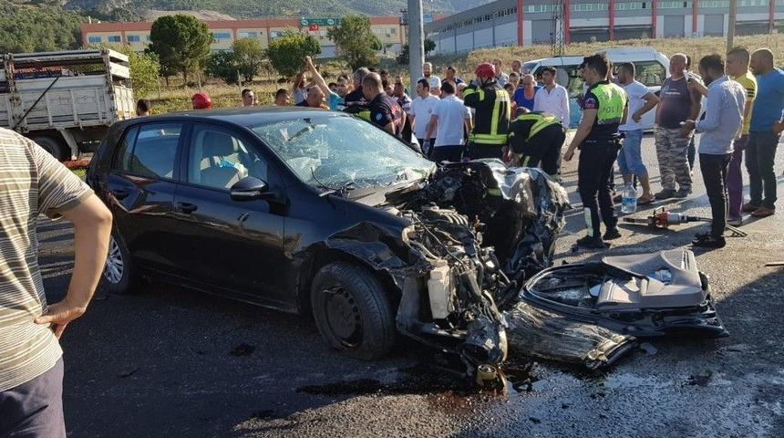 Manisa&rsquo;da Zincirleme Kaza: 1 &Ouml;l&uuml;, 6 Yaralı