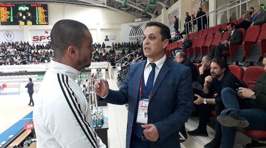 Sokakta &Ccedil;alışan Taekwondoculara Gen&ccedil;lik Hizmetleri Ve Spor İl M&uuml;d&uuml;r&uuml; &Ccedil;omaktekin Sahip &Ccedil;ıktı