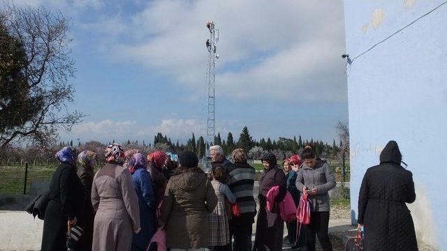 Okul Yanına Baz İstasyonu Kurulmasına Velilerden Tepki