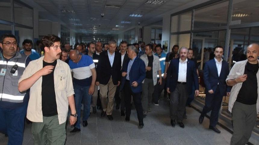 Sağlık Bakanı Ahmet Demircan İle Ulaştırma, Denizcilik Ve Haberleşme Bakanı Ahmet Arslan, Tren Kazasında Yaralananları Ziyaret Etti