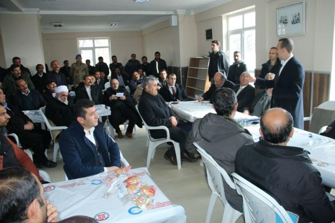 Başkan Vekili &Ccedil;i&ccedil;ekli, Kurubaş Mahallesi Sakinleriyle Buluştu