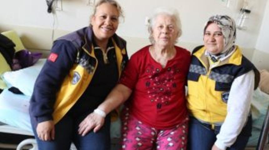 Burhaniye’de Zehra Teyze Yalnız Değil