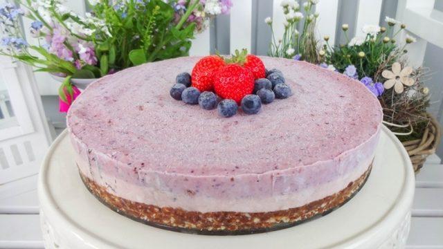 Orman Meyveli Vegan Cheesecake