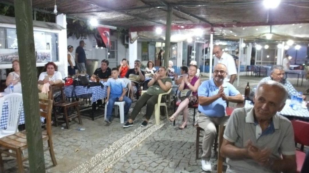 Edremit&rsquo;te Şiir Ve T&uuml;rk&uuml; Gecesi Sanat&ccedil;ı Ve Yazarları Buluşturdu