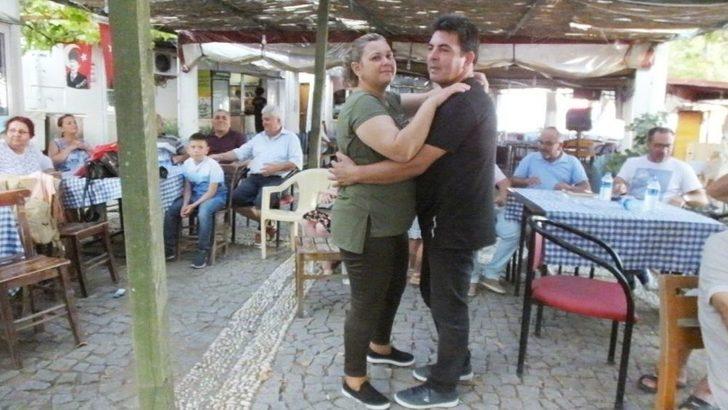 Edremit’te Şiir Ve Türkü Gecesi Sanatçı Ve Yazarları Buluşturdu G2