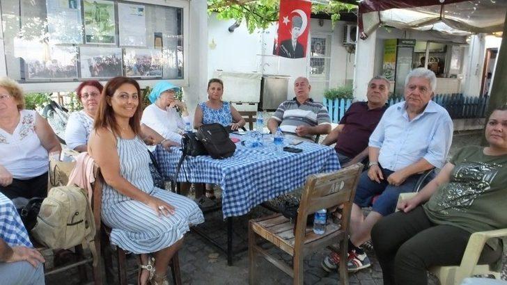 Edremit’te Şiir Ve Türkü Gecesi Sanatçı Ve Yazarları Buluşturdu G5