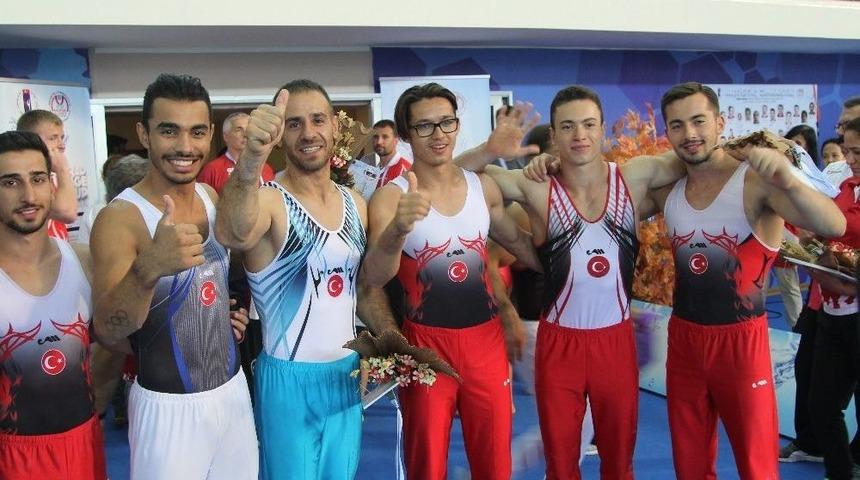 Artistik Cimanstik D&uuml;nya Kupası&rsquo;nda 13 Madalya