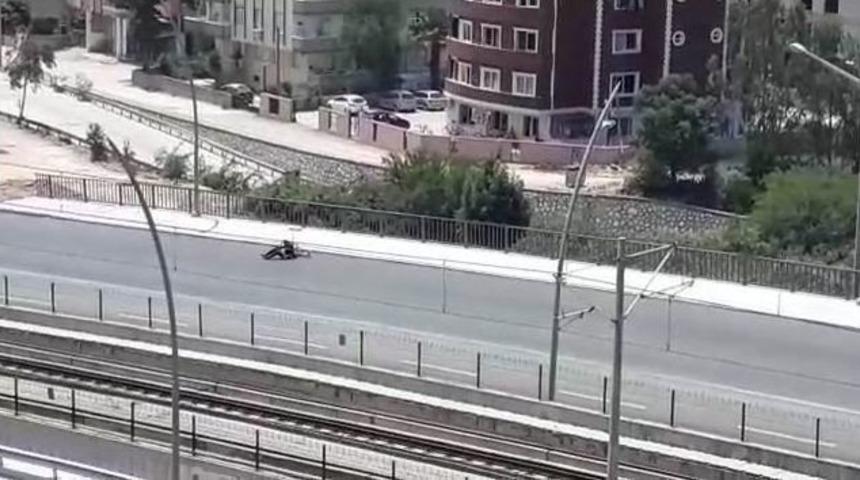 Dilencilikte Bisikletten D&uuml;şme Taktiği