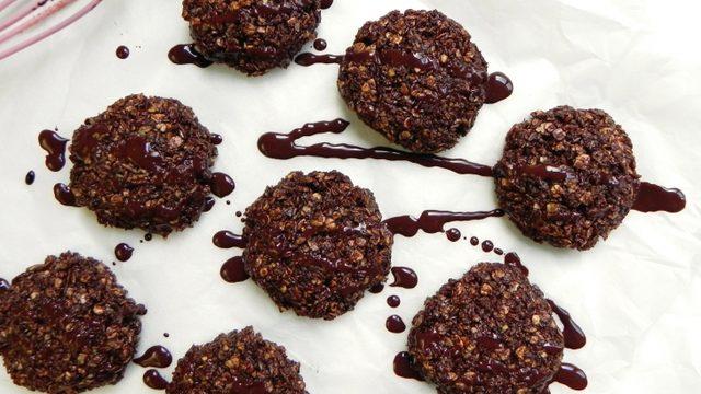 Çikolatalı Hindistancevizli Makaron