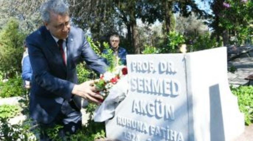 Rekt&ouml;r Prof. Dr. Budak&rsquo;tan Vefa &Ouml;rneği