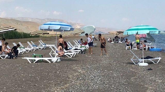 Ahlat’ın İlk Aile Plajı Açıldı