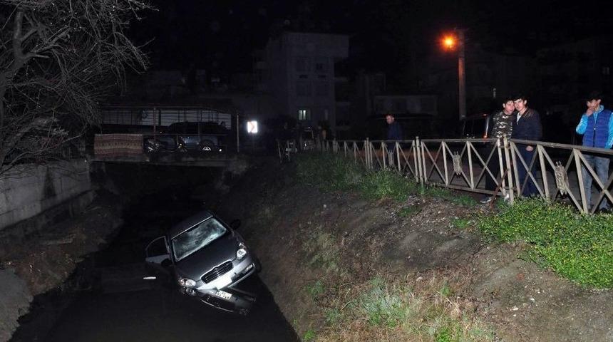 Manavgat&rsquo;ta Otomobil Kanala U&ccedil;tu