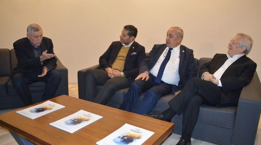 Aziz Yıldırım&rsquo;dan Konya Fenerbah&ccedil;eliler Derneğine Ziyaret