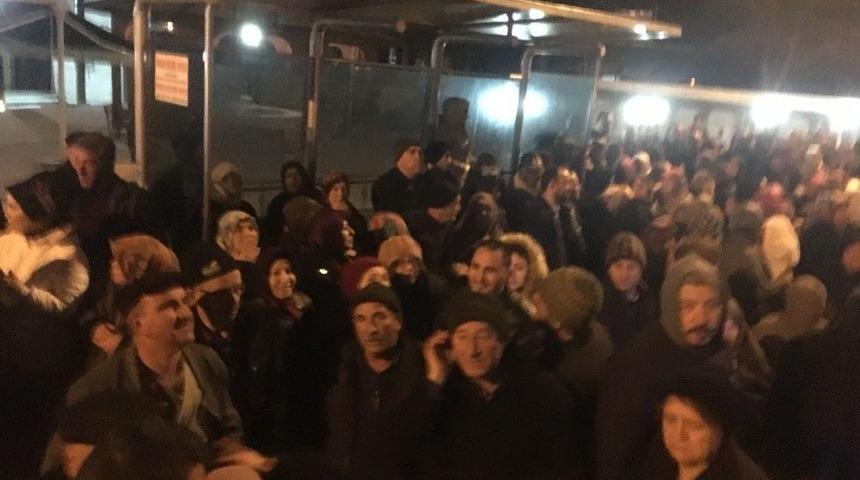 Umreciler Kutsal Yolculuğa Dualarla Uğurlandı