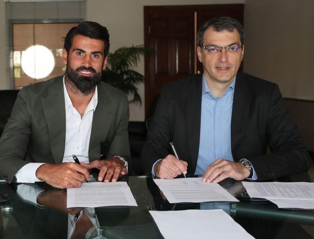 Fenerbah&ccedil;e, Volkan Demirel İle S&ouml;zleşme Yeniledi