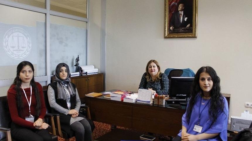 Hemşire Adaylarına &rsquo;kadına Şiddetin &Ouml;nlenmesi&rsquo; Anlatıldı