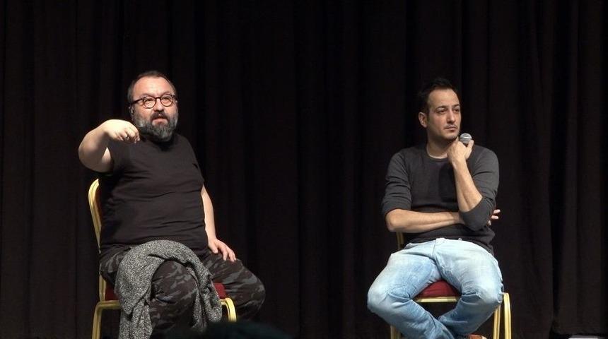 Sarp Apak: &ldquo;herkesin Komedyen Olduğu Bir &Uuml;lkede Yaşıyoruz&rdquo;