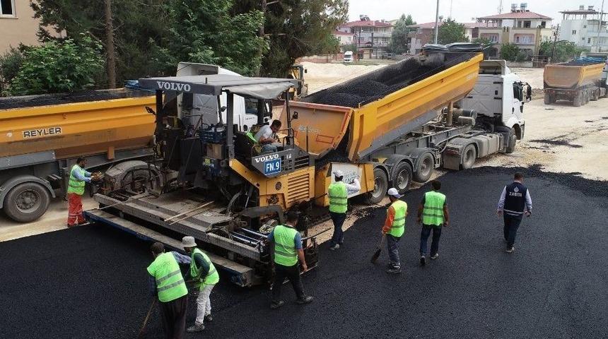 Gaziantep&rsquo;in İl&ccedil;elerinde Yol &Ccedil;alışmaları Devam Ediyor