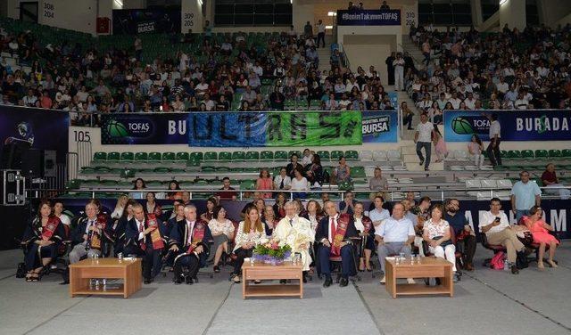 Eğitim Fakültesi’nde Mezuniyet Coşkusu