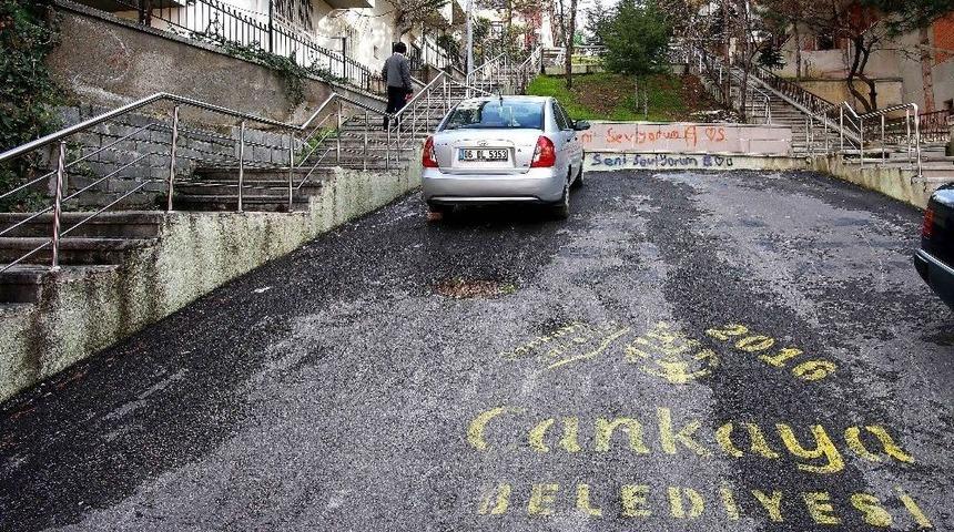 Eğimli B&ouml;lgelere Merdivenli Yol