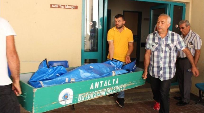U&ccedil;urumda &Ouml;l&uuml; Bulunan 4 Kişinin Cenazesi Morgtan Alındı