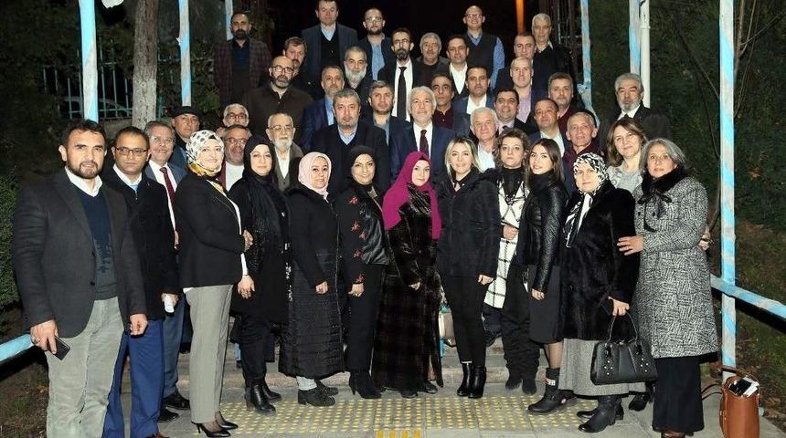 Başkan Sara&ccedil;oğlu, Kent Konseyi&rsquo;nin Başkan Ve &Uuml;yeleriyle Bir Araya Geldi