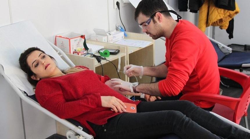 "ne Kadar &Ccedil;ok Kan, O Kadar &Ccedil;ok Can"